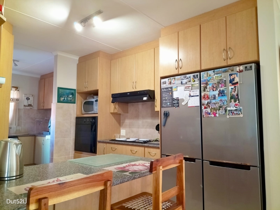 4 Bedroom Property for Sale in Fraaiuitsig Western Cape